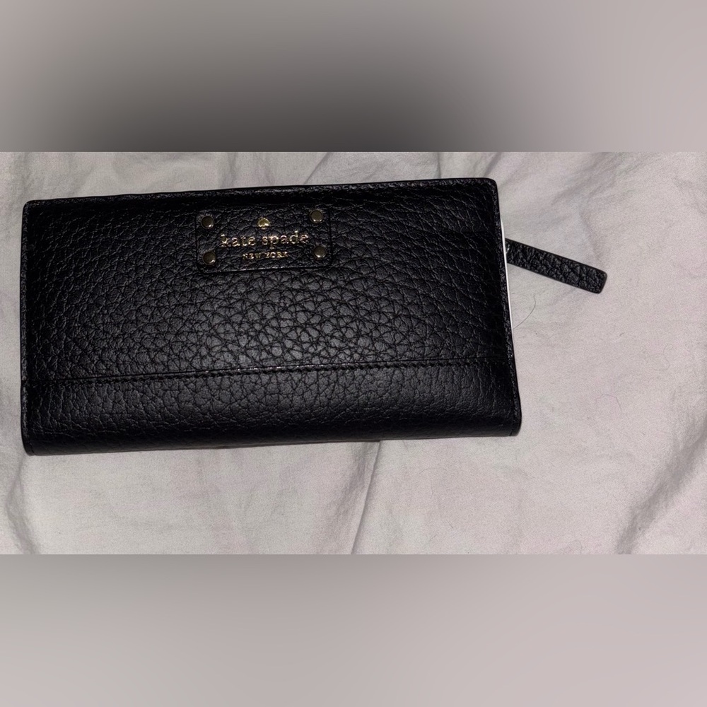 Kate spade Bay Street Stacy Black wallet. - Picture 2 of 5